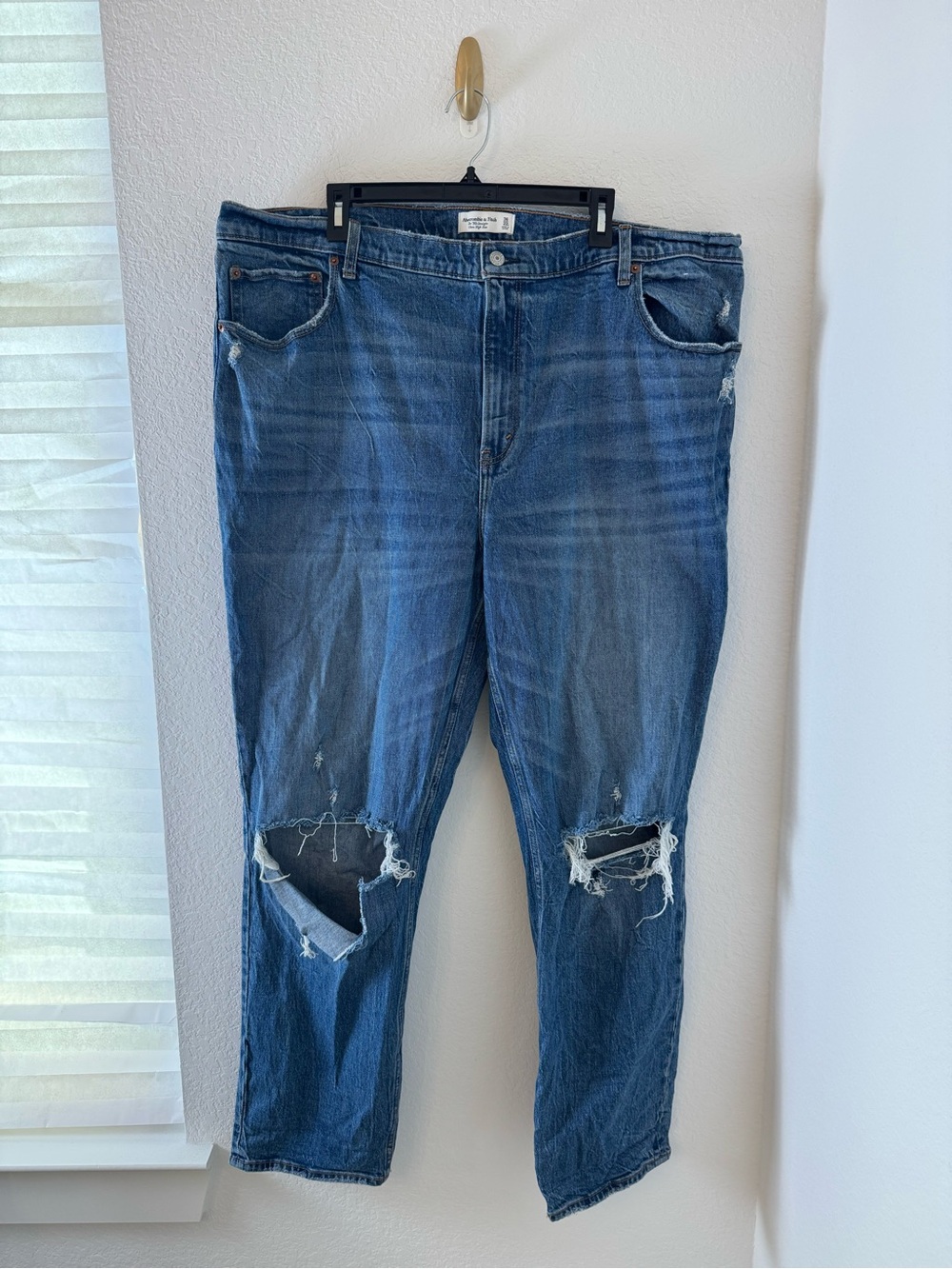 Abercrombie & Fitch plus 22L  Distressed Dark Blue High-Rise Jeans 90s straight